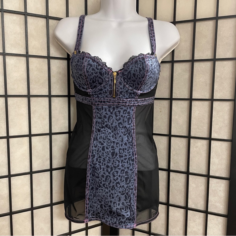Victoria’s Secret ladies lingerie/slip size 34B